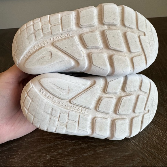 Nike Flex Runner 2 Sneakers Toddler SZ 9C Shoes DJ6039-003 Gray - Picture 3 of 6